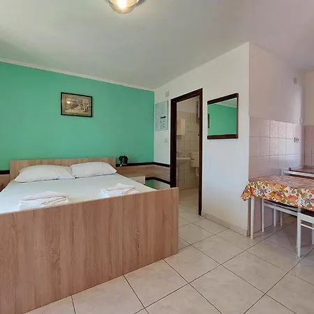 Ivan アパート Čižići