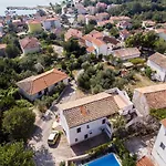Ivan Apartment Cizici