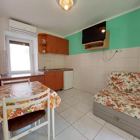 Ivan Apartment Cizici